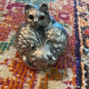 Vintage Arthur Court Aluminum Sleeping Cats Paperweight Cabochon Eyes